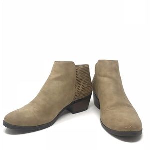 Beige Call it spring ankle booties 7.5 cutout heel